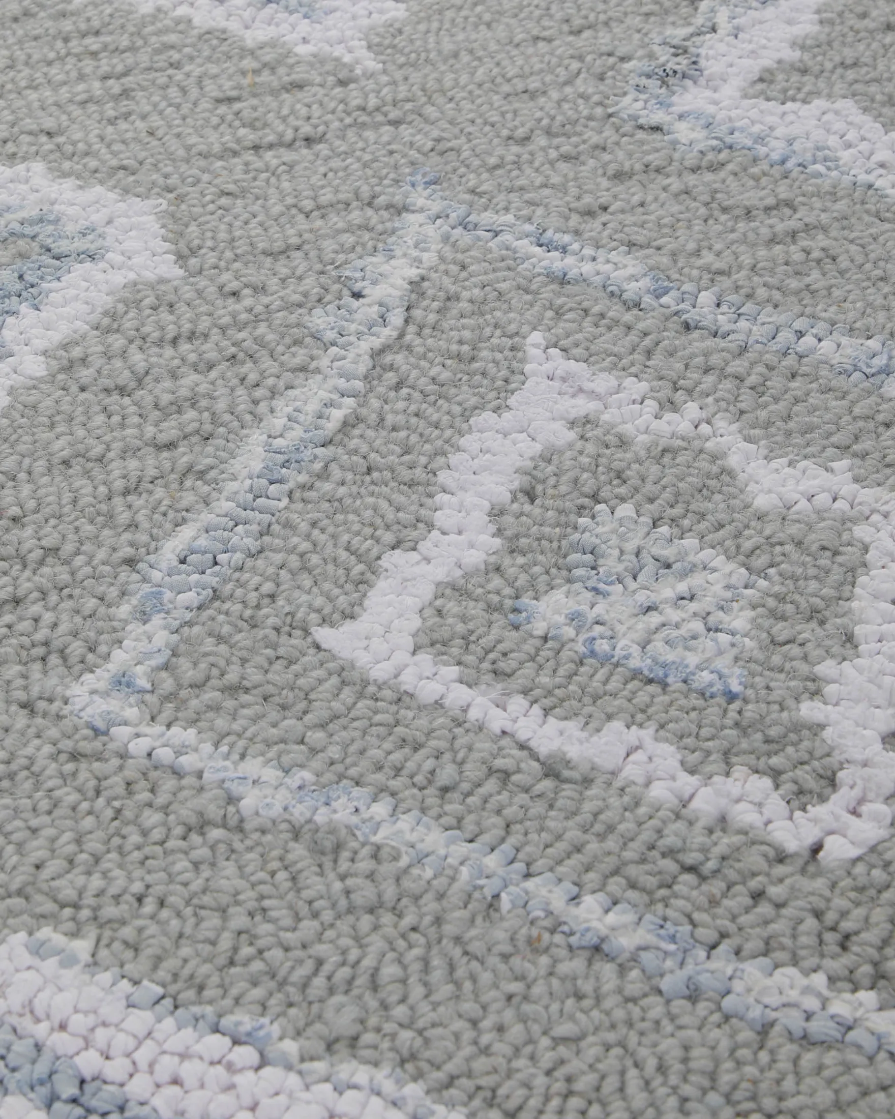 Berber-Raute in Hellgrau - Handtuft Wolle 160 x 230 cm