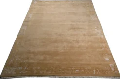 Handgeknüpfter Tibeter Teppich in gold gelb mit Retro Bordüre – Neuwertig