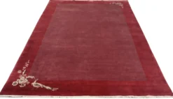 Handgeknüpfter Tibeter Teppich in red berry mit Retro Bordüre – Neuwertig