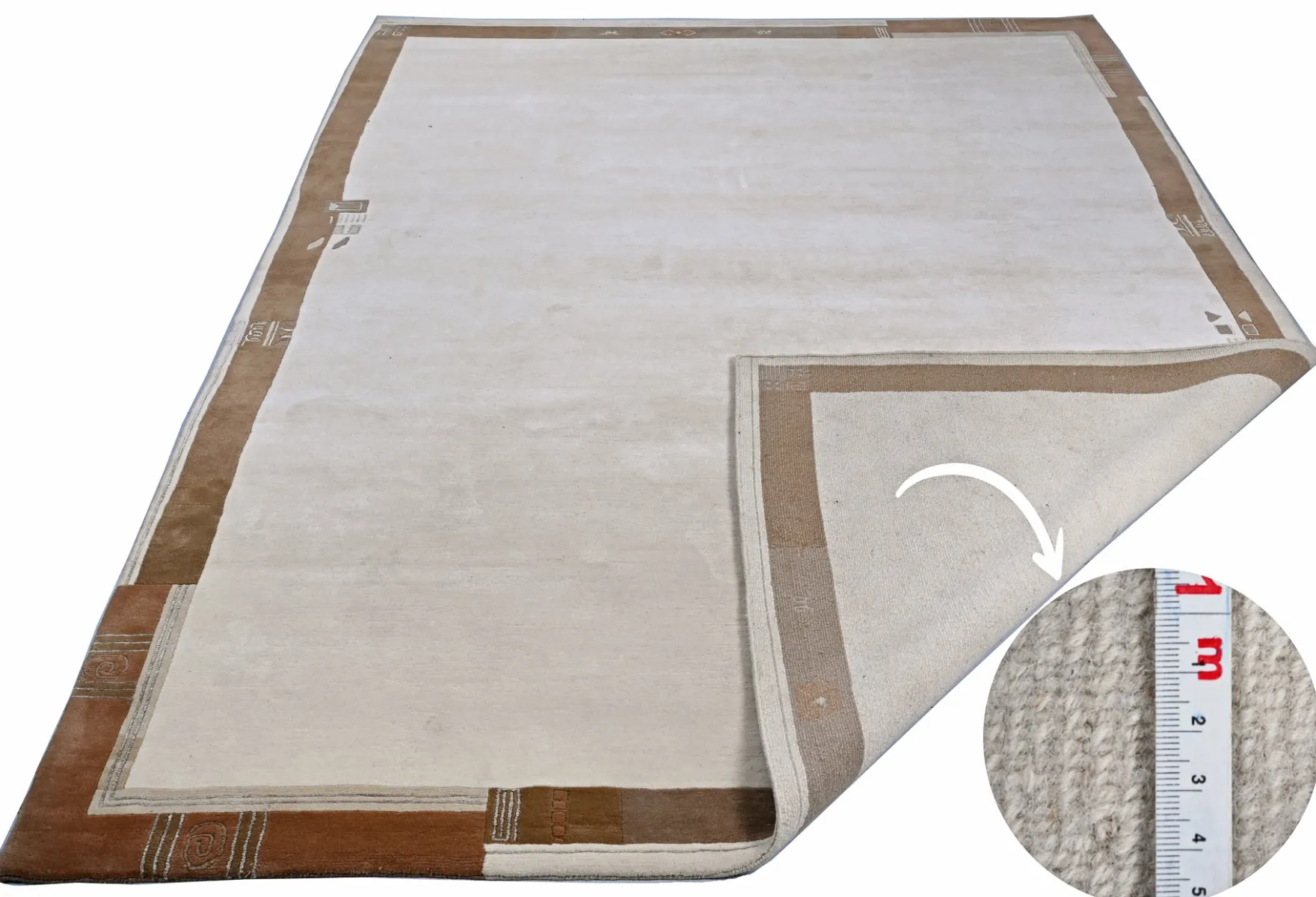 Handgeknüpfter Tibet Teppich in beige mit schmaler Retro Bordüre – Neuwertig