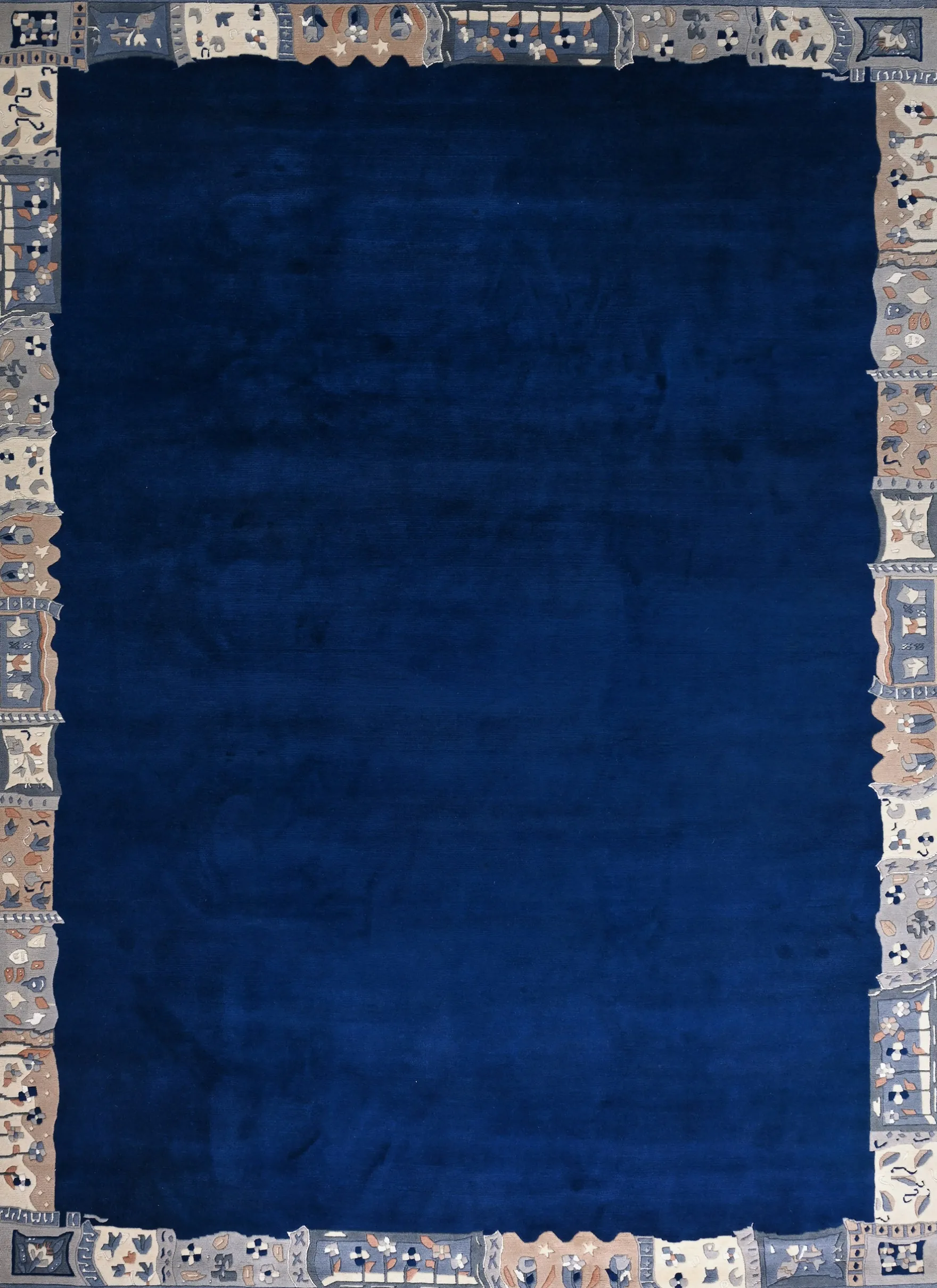 Handgeknüpfter Tibet Teppich in blau mit Retro-Bordüre – Neuwertig