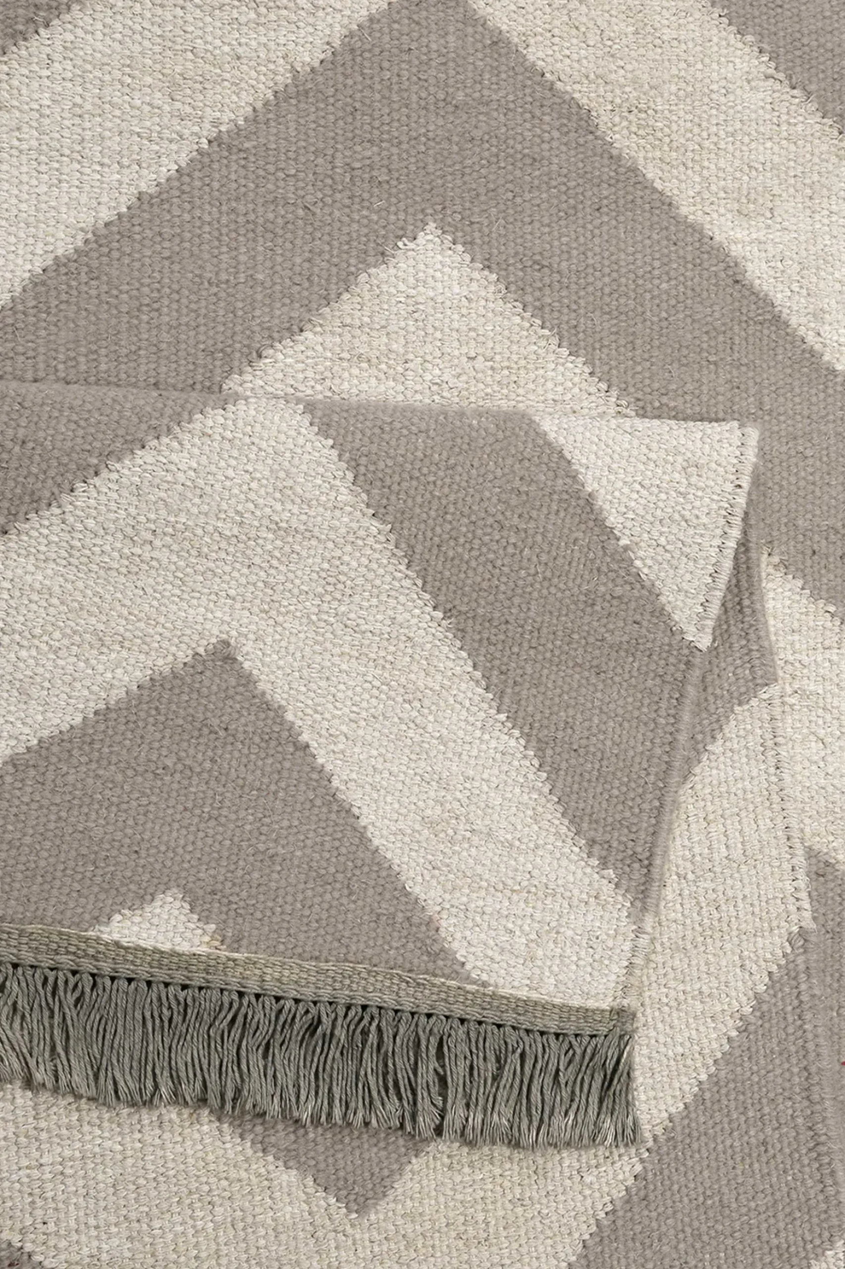 Kelim Teppich Grau Beige aus Naturfasern "Zig-Zag" WECONhome