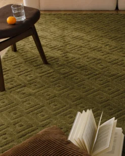 Kurzflor Teppich aus Schurwolle Oliv Grün "Castello TWO" WECONhome