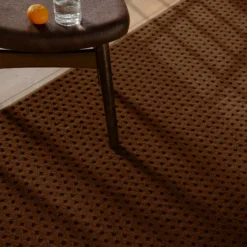 Kurzflor Teppich aus Schurwolle Braun 