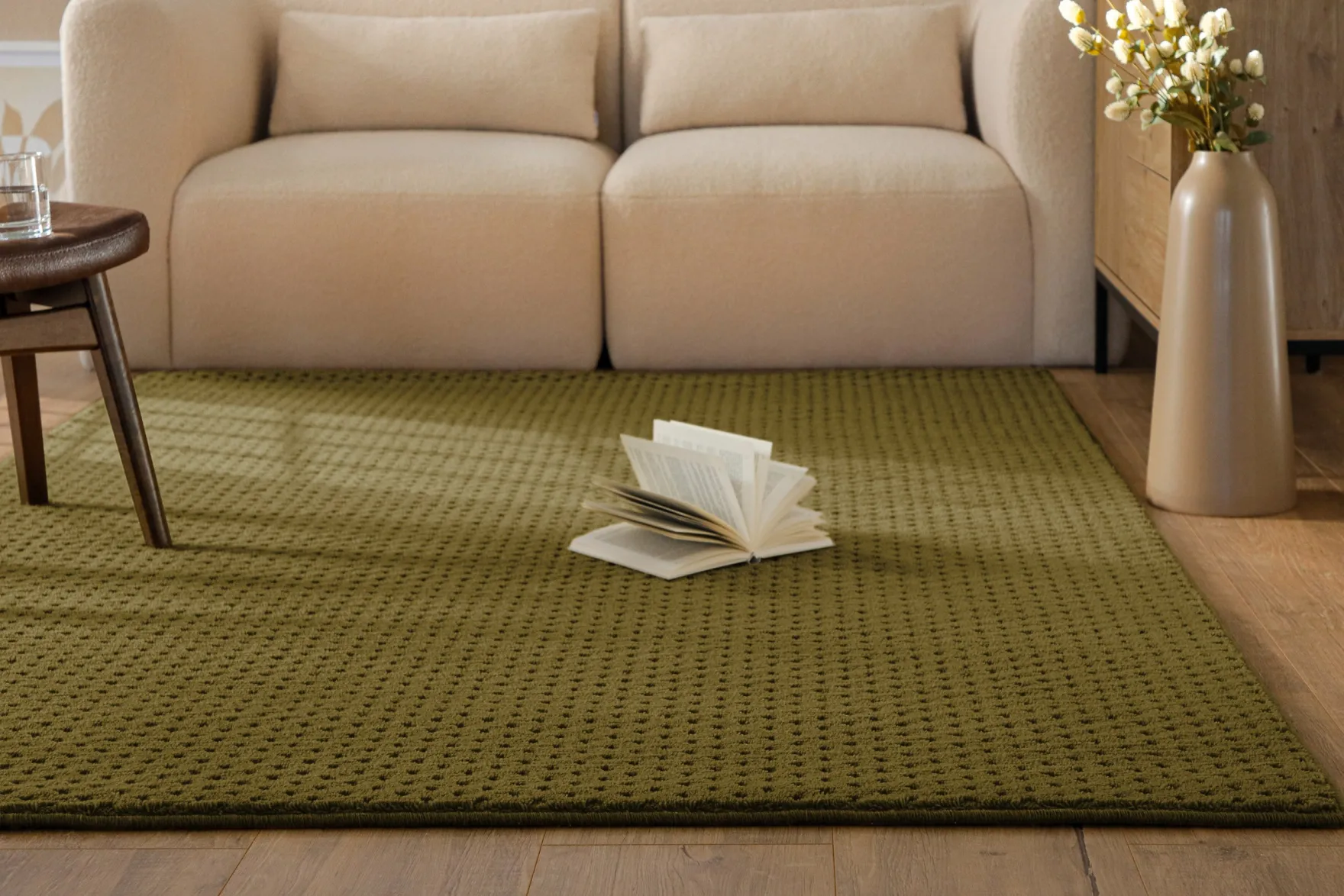 Kurzflor Teppich aus Schurwolle Oliv Grün "Castello THREE" WECONhome