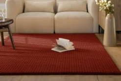 Kurzflor Teppich aus Schurwolle Purpur Rot