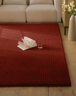 Kurzflor Teppich aus Schurwolle Purpur Rot