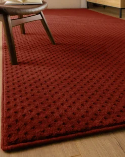 Kurzflor Teppich aus Schurwolle Purpur Rot