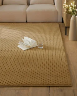 Kurzflor Teppich aus Schurwolle Karamell