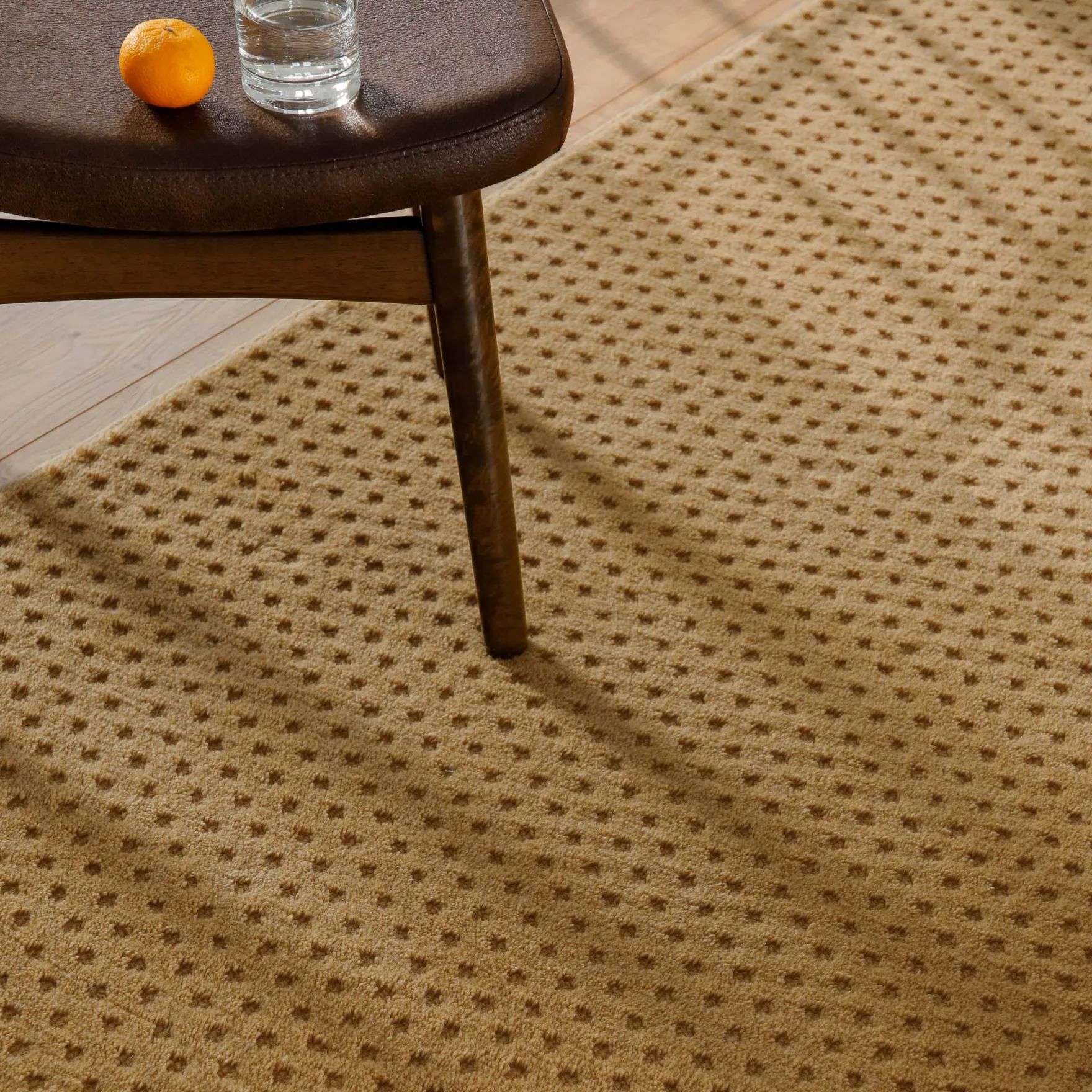 Kurzflor Teppich aus Schurwolle Karamell "Castello THREE" WECONhome