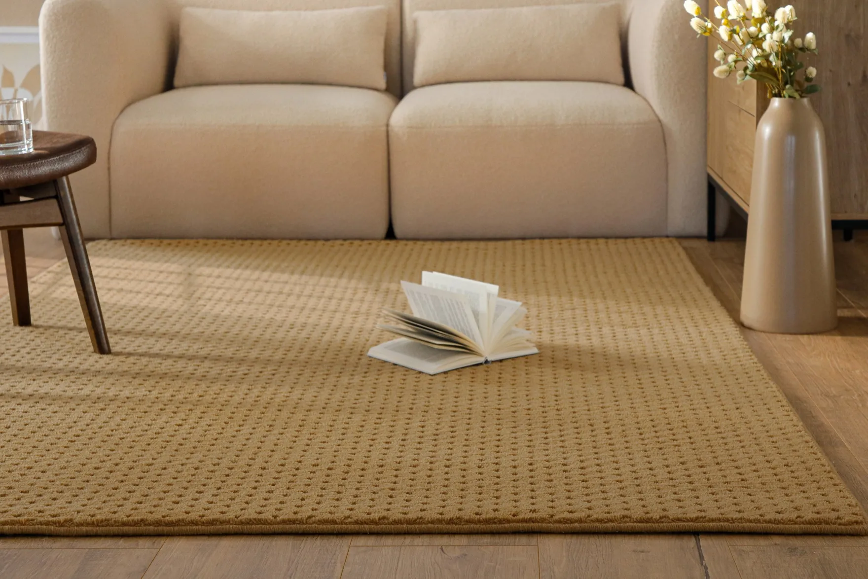 Kurzflor Teppich aus Schurwolle Karamell "Castello THREE" WECONhome