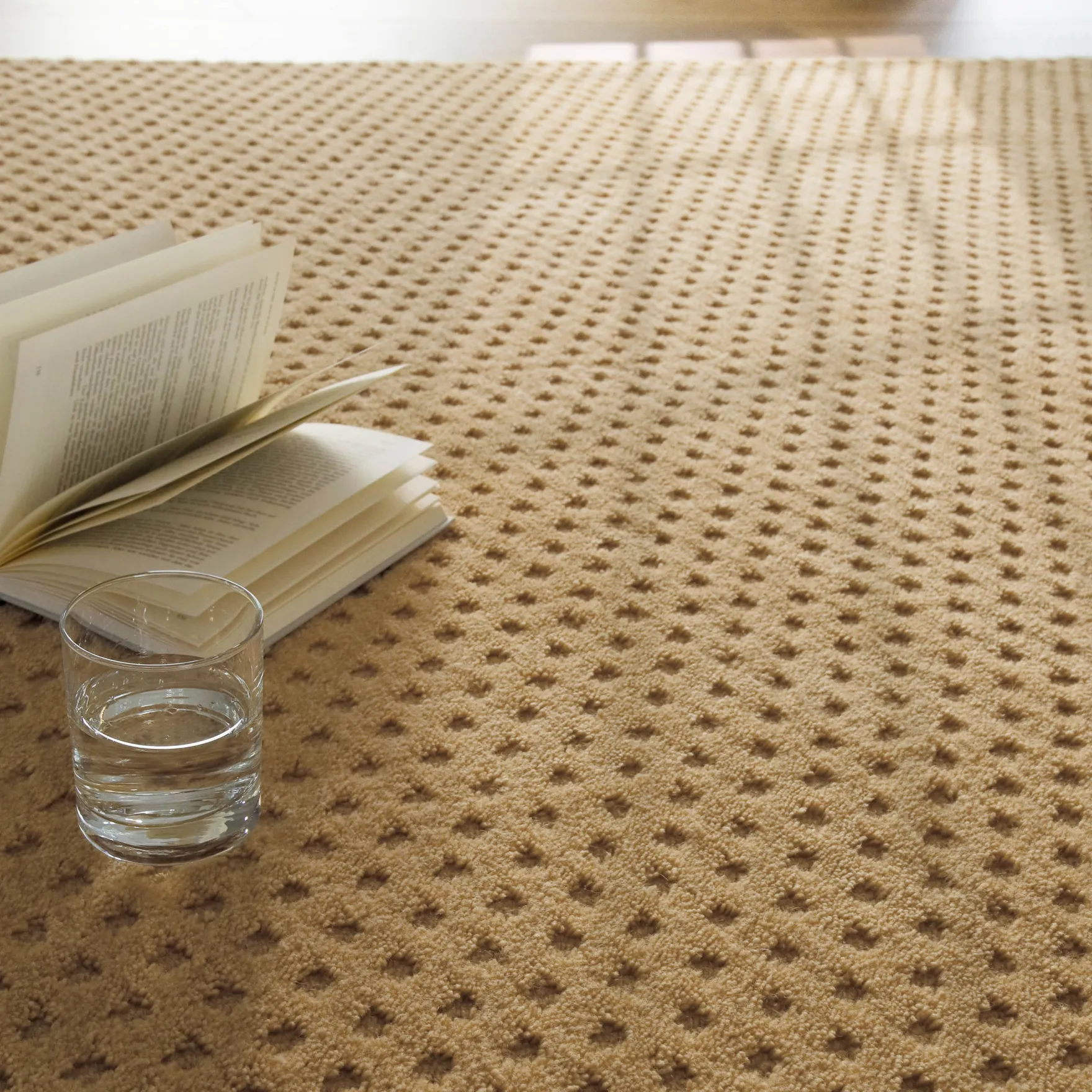 Kurzflor Teppich aus Schurwolle Sand Beige "Castello THREE" WECONhome