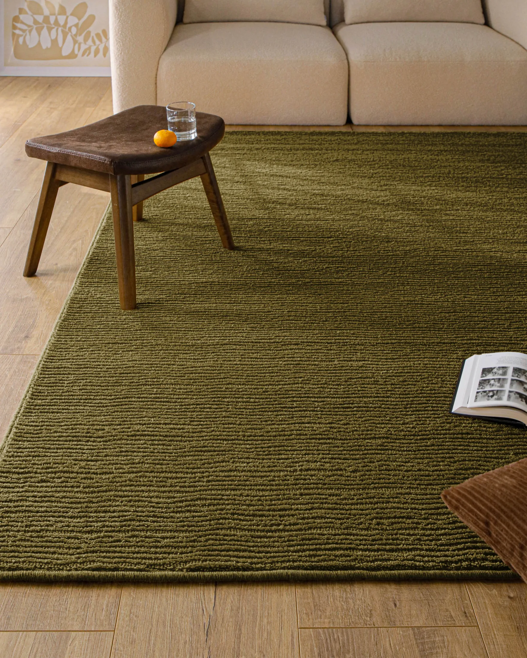 Kurzflor Teppich aus Schurwolle Oliv Grün "Castello ONE" WECONhome