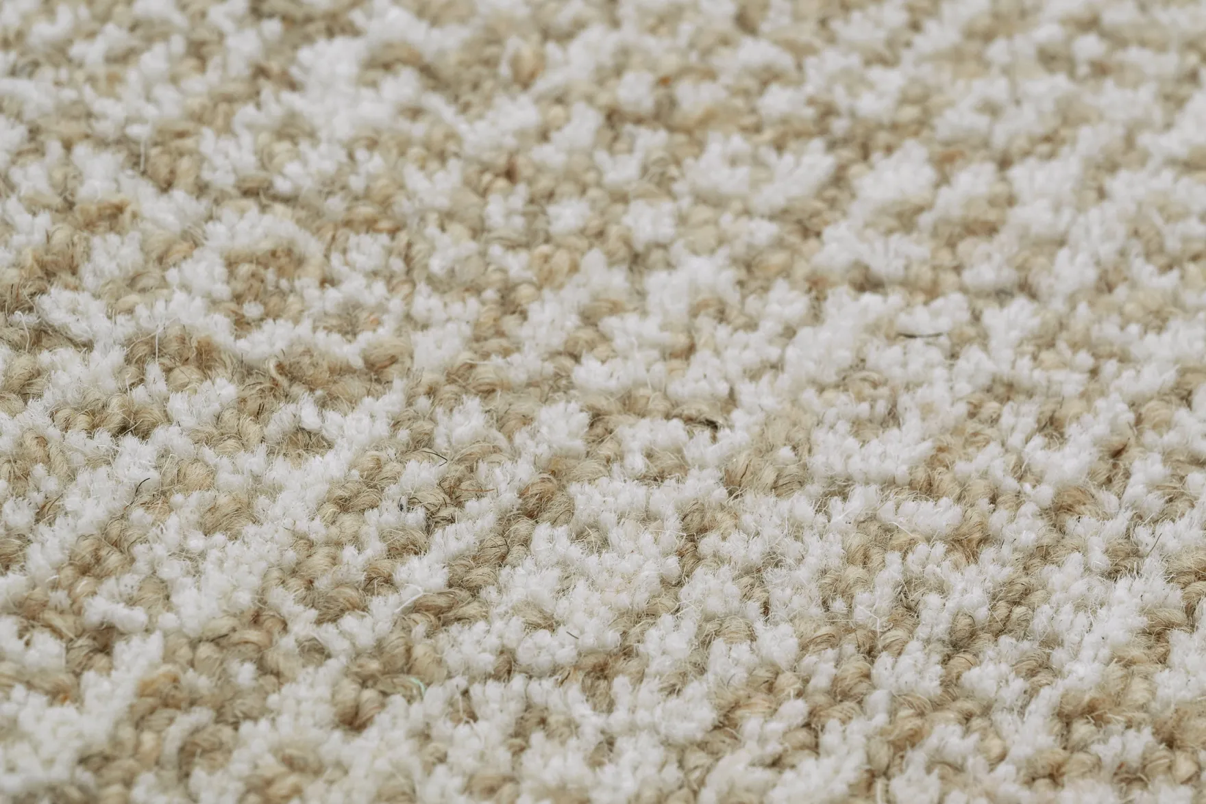Kurzflor Teppich Sand Beige aus Schurwolle "Hamptons THIRTEEN" WECONhome