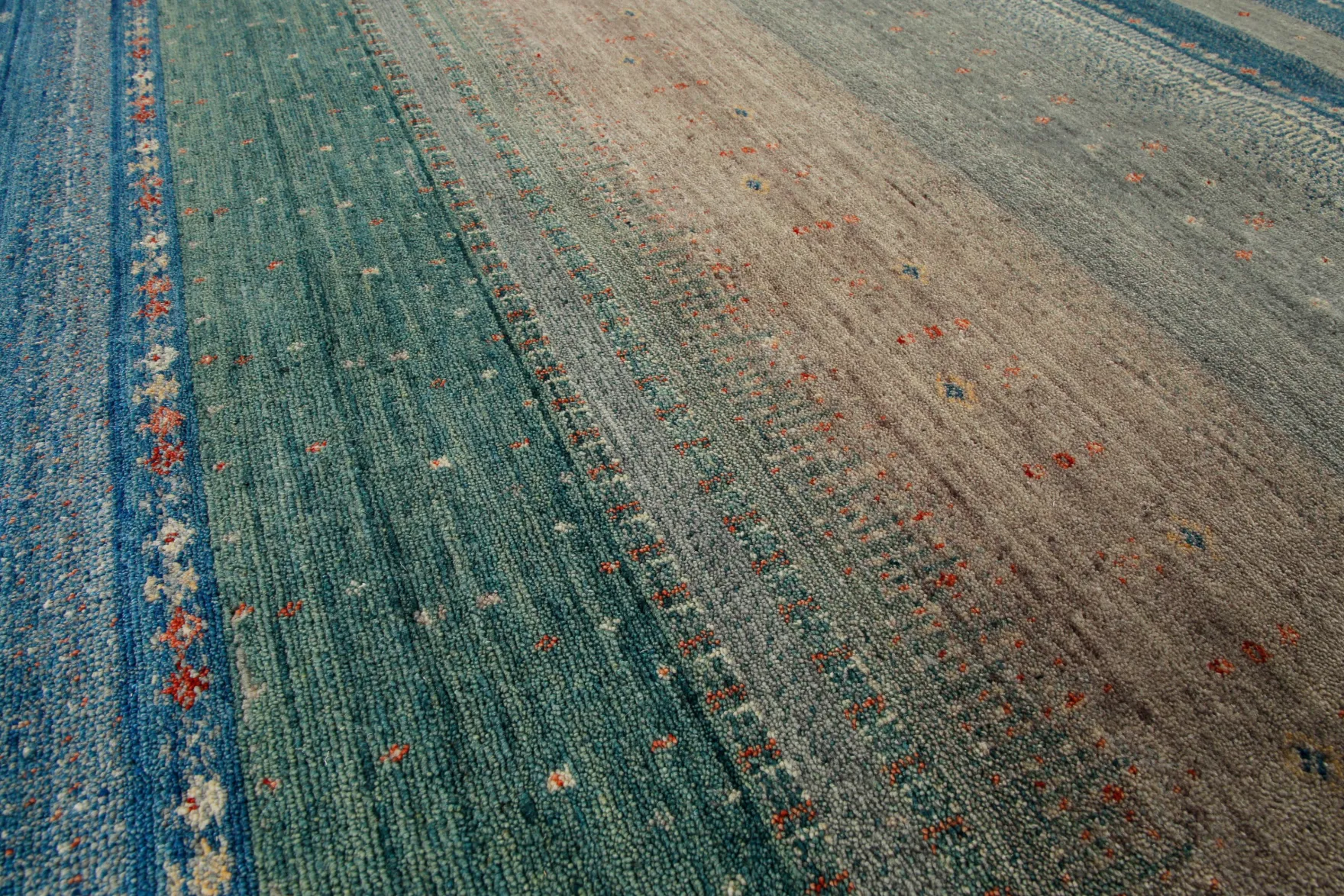 Loribaft Teppich 100 % Schurwolle 245x305 cm