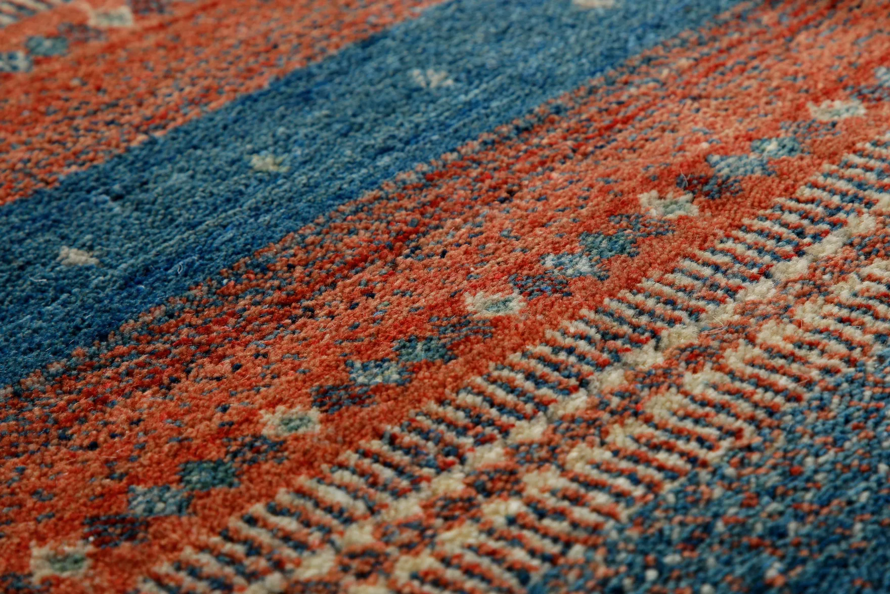 Loribaft Teppich 100 % Schurwolle 245x305 cm