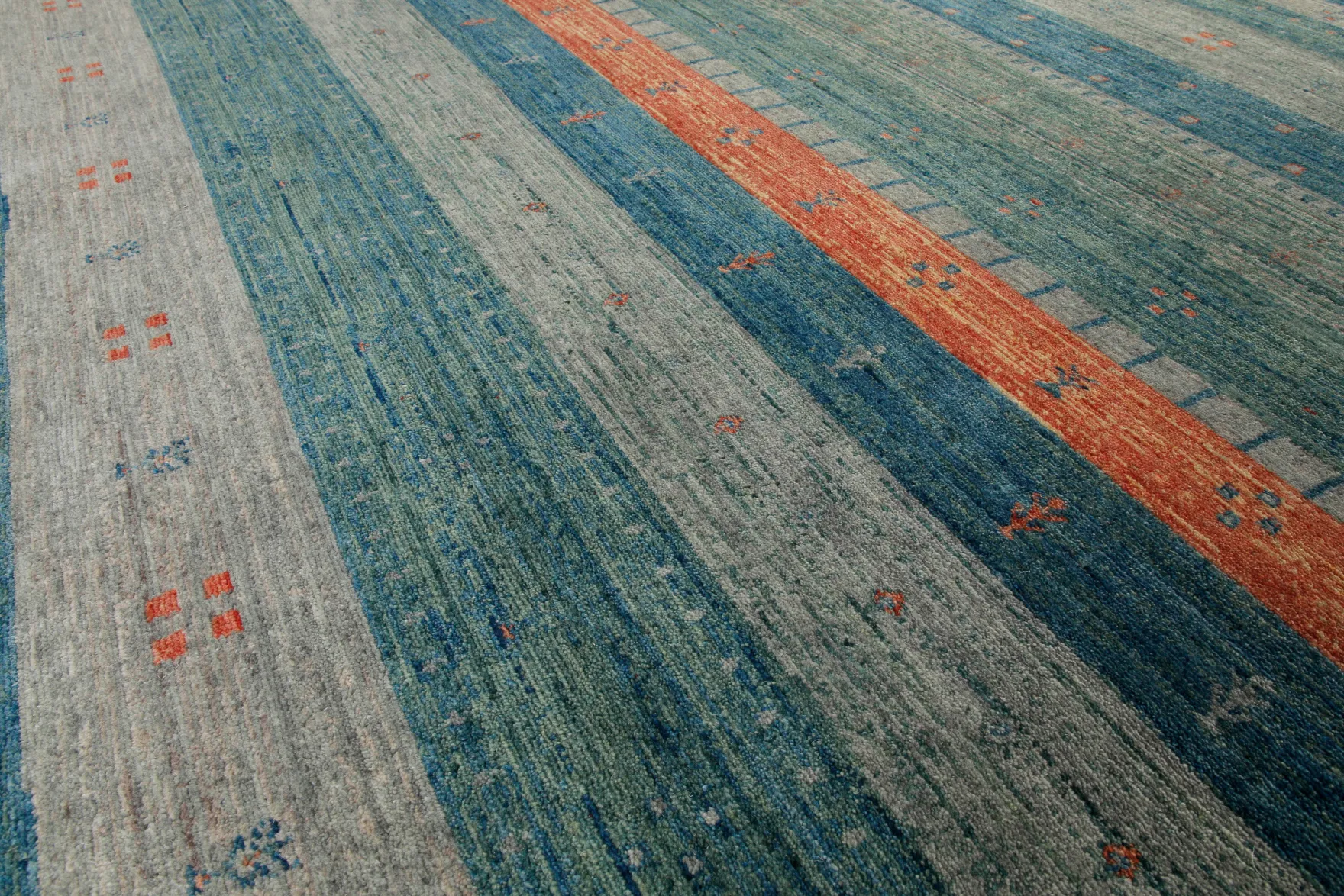Loribaft Teppich 100 % Schurwolle 245x305 cm