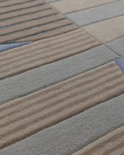 Sand und Taubenblau - Handtuft mit Rippenrelief 160 x 230 cm