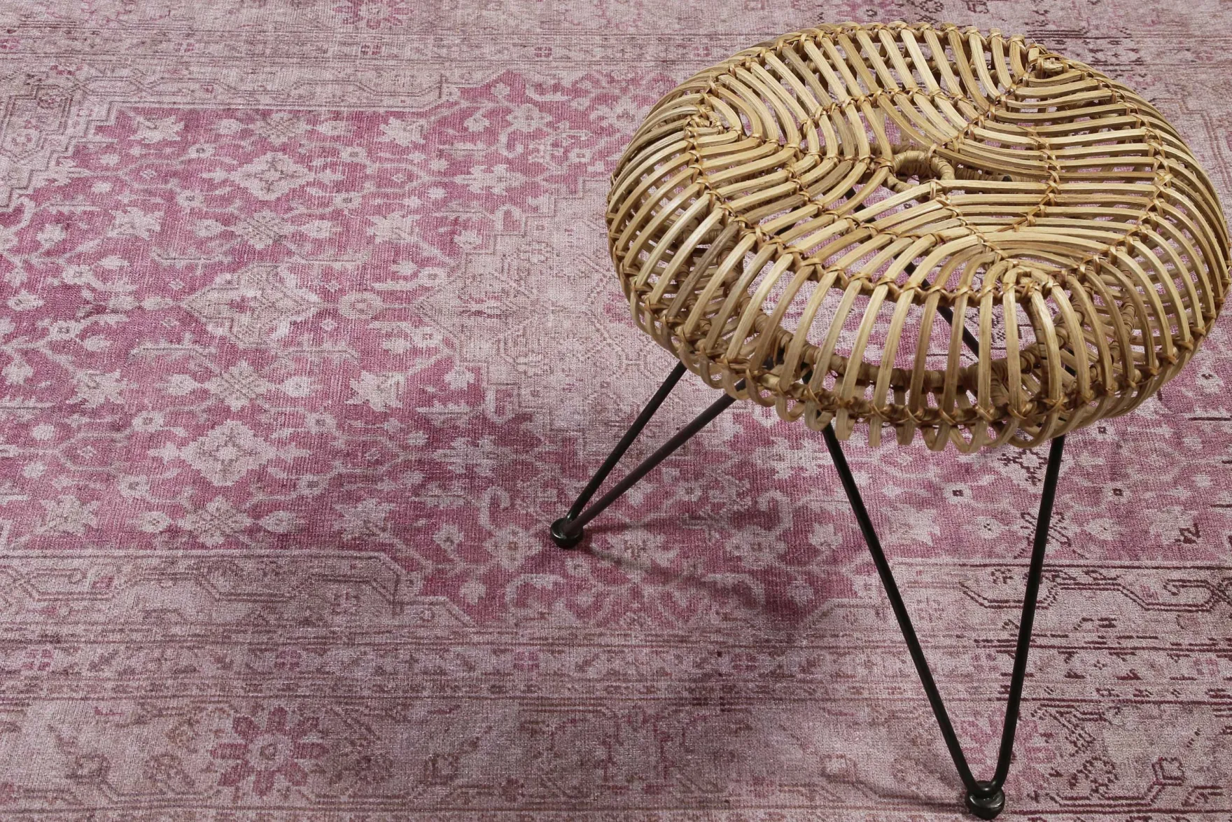 Vintage Teppich Grau Beige Rosa "Past Future"WECONhome