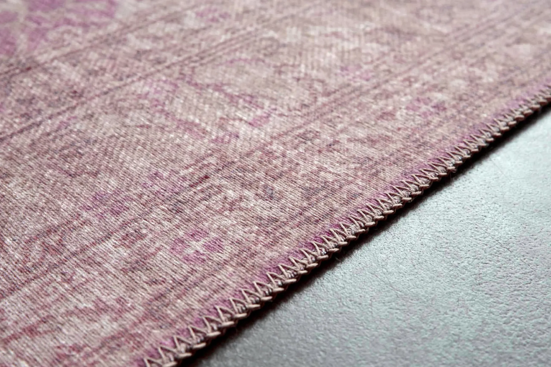 Vintage Teppich Grau Beige Rosa "Past Future"WECONhome