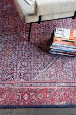 Vintage Teppich Rot Blau "Flashback" WECONhome